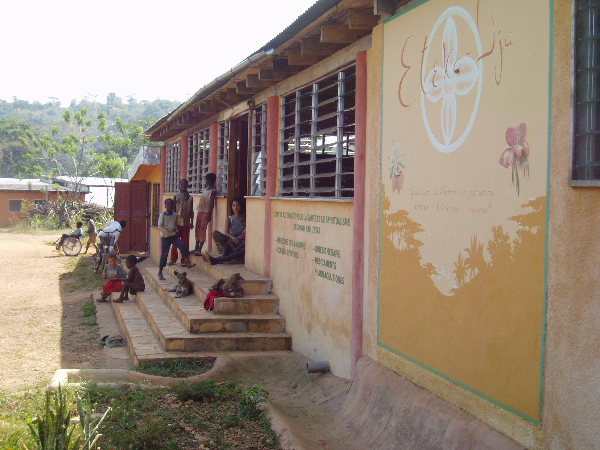 "Arche" medical station in Bena / Togo